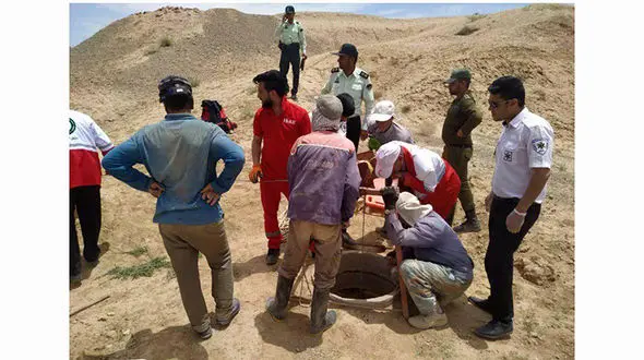 نجات کارگر از داخل چاه در روستای نوخانیک