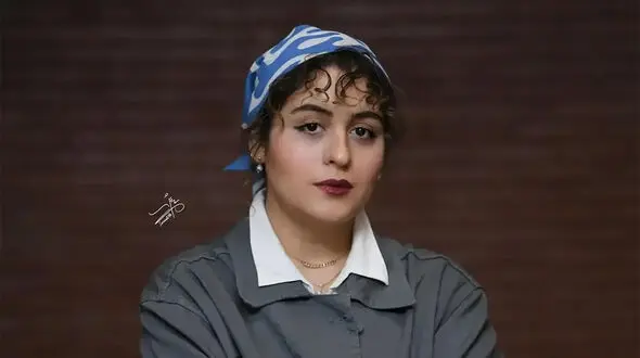 نگاهی به خانه ساده و نوستالژیک فاطیما بهارمست؛ از کتابخانه پر تا آشپزخانه قدیمی + عکس