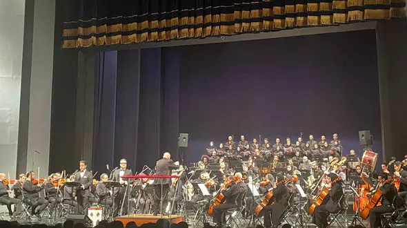 کنسرت قاف (منظومه سیمرغ) به رهبری فرهاد فخرالدینی تمدید شد + فیلم