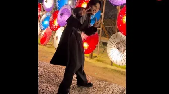 فیلم رقص  عاو عاو عاو صادق بوقی به ژاپن رسید ! / باورتان نمی شود !