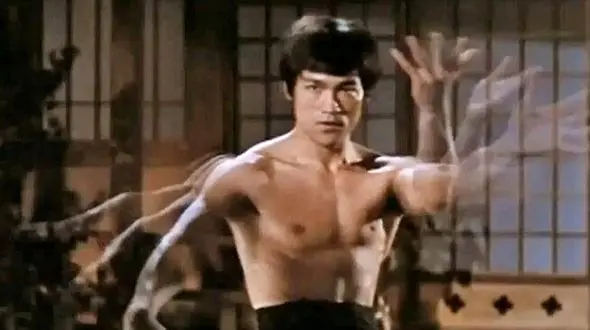 حراج تابوت بروس‌لی در تهران؛ تصاویر شگفت‌انگیز منتشر شد!