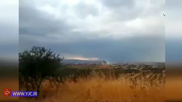 
لحظه انهدام مخفی‌گاه تروریست‌ها توسط جنگنده سوریه + فیلم
