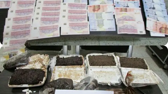 دستگیری سوداگران مرگ با هروئین و چک پول های تقلبی در گرمی