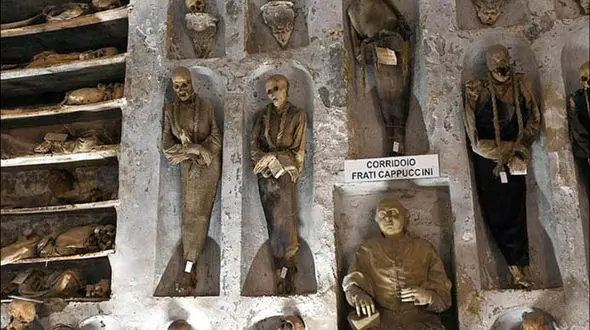 عجیب‌ترین گورستان‌های دنیا / اجساد اینجا هرگز نمی‌پوسند + تصاویر