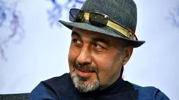 یک سکانس خنده دار و زیر خاکی از امتحان رانندگی گرفتن حمید لولایی از رضا عطاران/ فقط کتک خوردن آخرش!