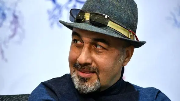 یک سکانس خنده دار و زیر خاکی از امتحان رانندگی گرفتن حمید لولایی از رضا عطاران/ فقط کتک خوردن آخرش!