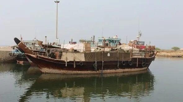 امدادرسانی به خدمه 4 شناور در بوشهر