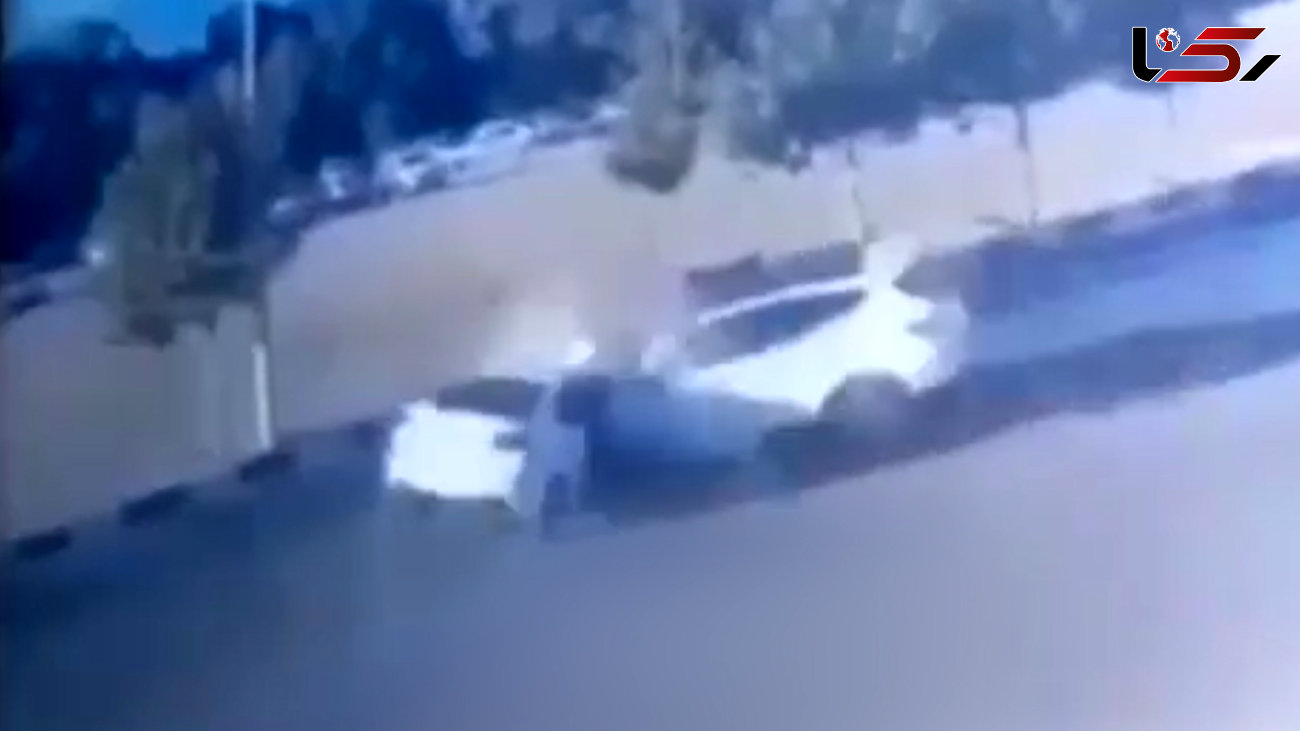 فیلم لحظه شاخ به شاخ 2 خودروی لاکچری در خیابان / در زنجان رخ داد
