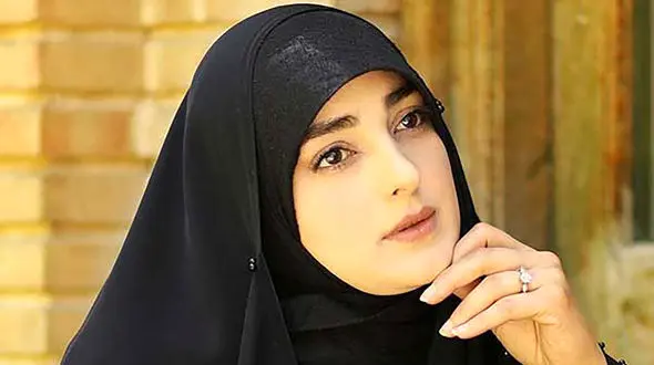 لباس ناباورانه ستاره سادات قطبی ! / شیطنت خانم مجری محجبه رو شد !