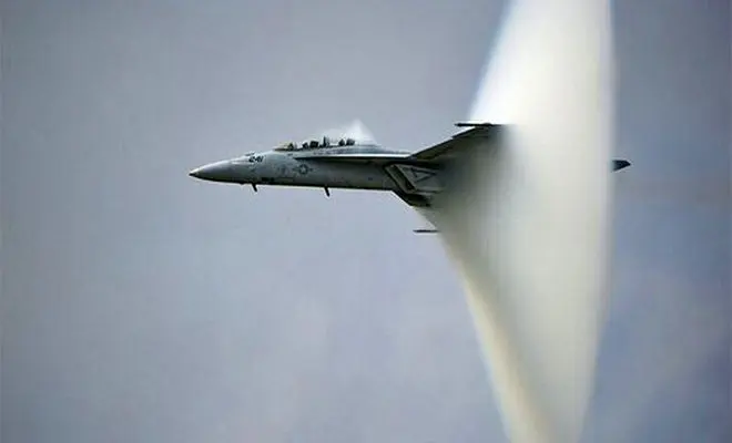 فیلم  لحظه هدف‌ قرار گرفتن جنگنده F35 آمریکا توسط پدافند نیروی هوافضای سپاه