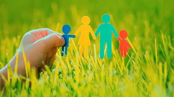 والدین هلیکوپتری چه نشانه هایی دارند؟