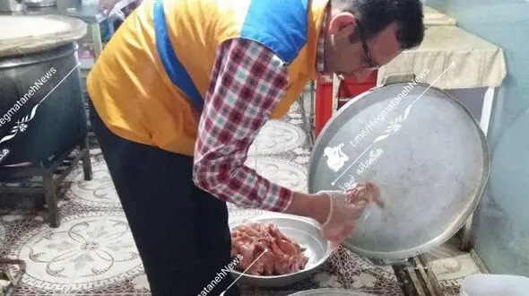 کشف 100 کیلو گوشت غیرقابل مصرف از رستوران بین راهی همدان + عکس 