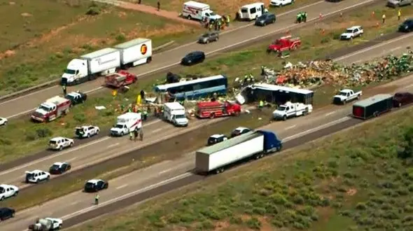 تصادف مرگبار اتوبوس و تریلی +تصاویر