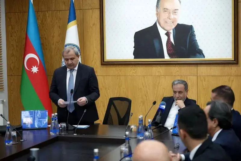 سید عباس عراقچی، معاون وزیر امور خارجه ایران، در جمع اساتید و دانشجویان دانشگاه دولتی باکو