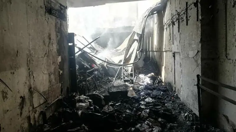  آتش سوزی در چهارباغ اصفهان؛ از انتشار آتش به پاساژها جلوگیری شد