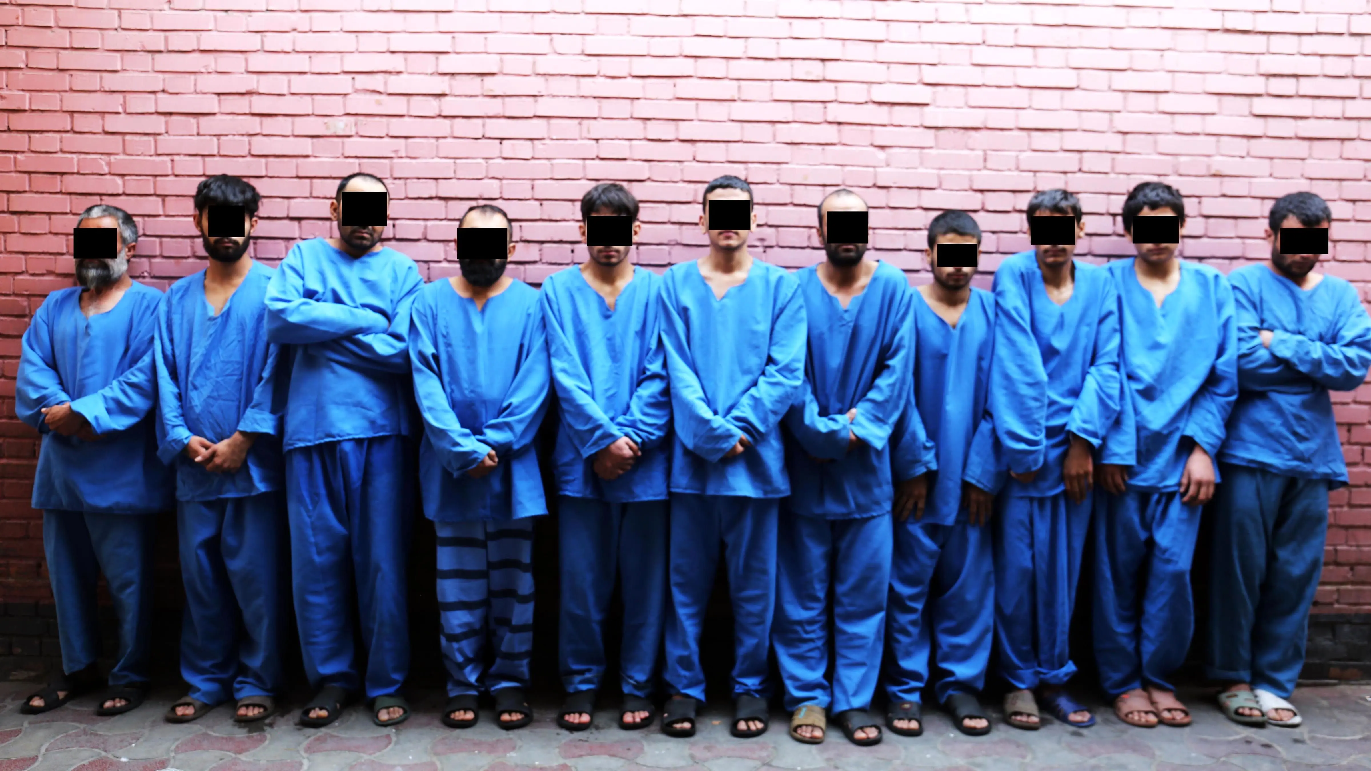 فیلم سرقت های مسلحنه از طلافروشی های تهران / اعضای باند بعد از سه سال دستگیر شدند