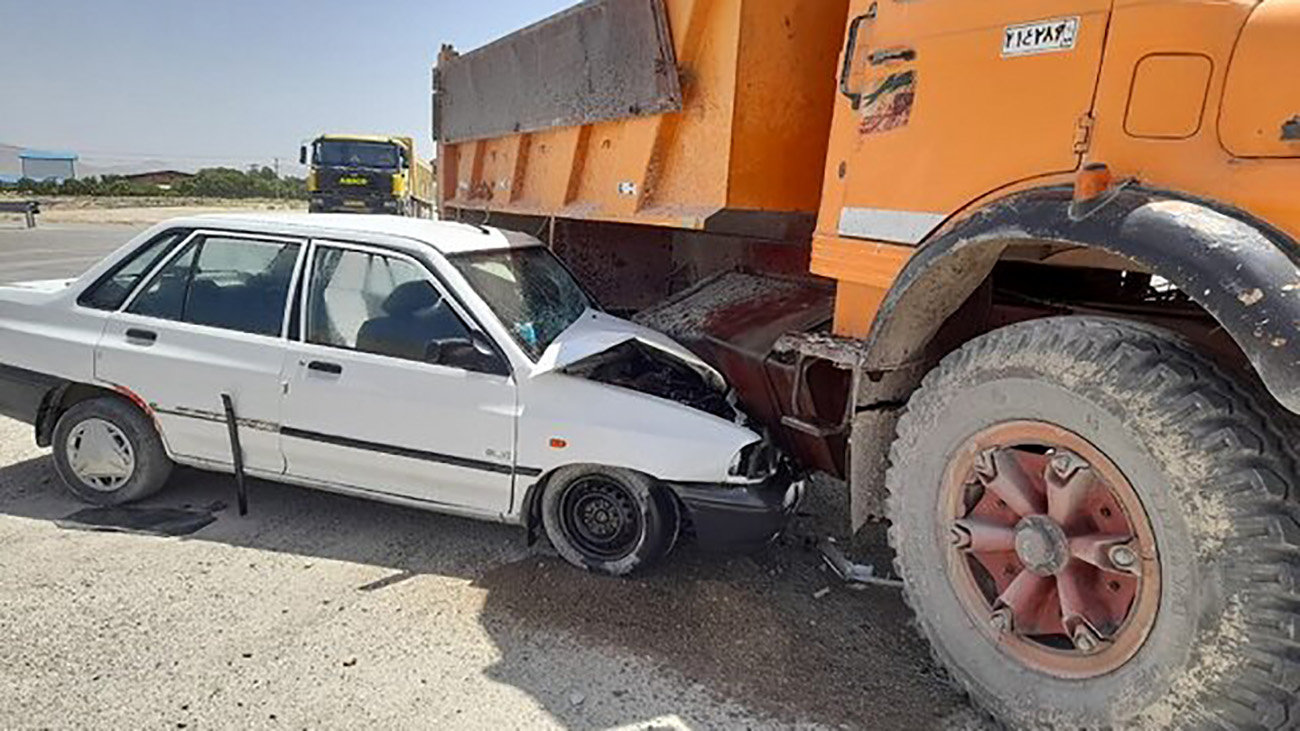 6 کشته و زخمی در تصادف پراید با کامیون / در جاده بندرعباس رخ داد