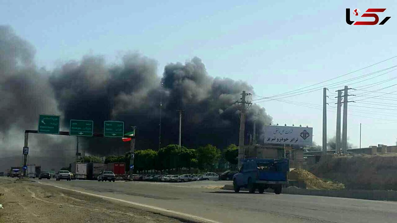  کارخانه ایران خودرو آتش گرفت+ عکس
