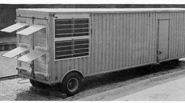 اولین رایانه قابل حمل جهان را با کامیون جا به جا می کردند! +عکس