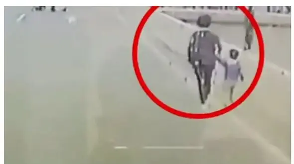 فیلم لحظه خودکشی مادر و فرزندش در چین / آن ها خوش شانس بودند ! 