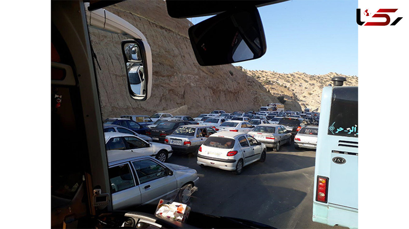 ترافیک بی‌سابقه تا ۷۰ کیلومتری مرز مهران+ عکس و فیلم