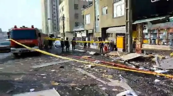 فیلم انفجار هولناک یک رستوران در ستارخان / 2 مرد راهی بیمارستان شدند