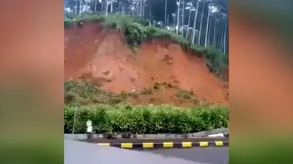 فیلم ترسناک از لحظه رانش زمین جلوی چشم مردم