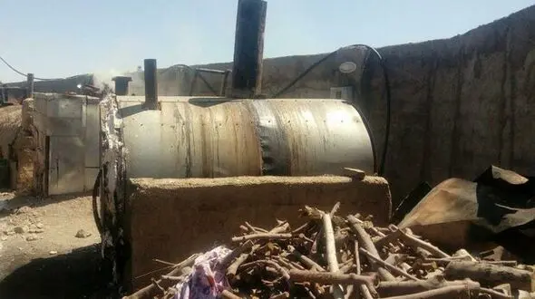 کوره های غیر مجاز زغال جنگلی در کازرون تخریب شد