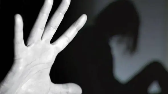 آزار خانم معلم توسط پسر 15 ساله ! / عاشقش شده بودم !