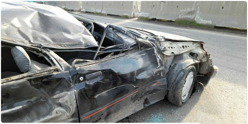 سانحه برخورد شدید خودروی پراید با نیوجرسی با دو‌ مصدوم در بابل