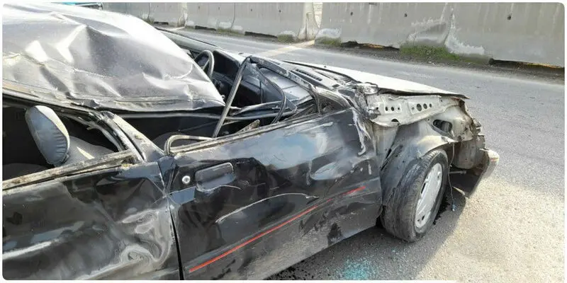 سانحه برخورد شدید خودروی پراید با نیوجرسی با دو‌ مصدوم در بابل