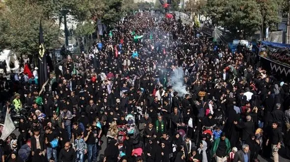 جاماندگان اربعین مسیر قرچک تا شهرری را پیاده طی کردند 