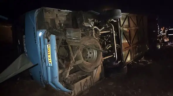 مصدومین واژگونی اتوبوس در اتوبان قم به ۸ نفر رسید