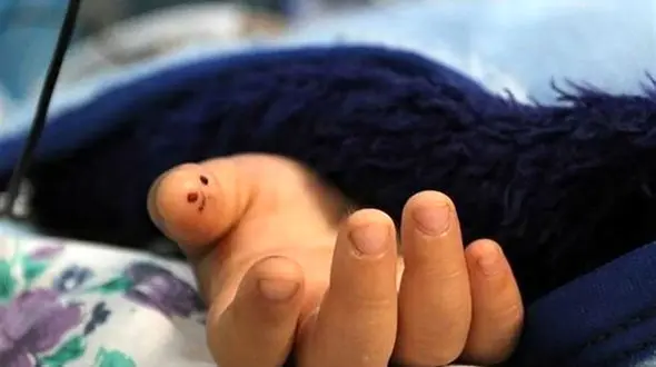 مادر تهرانی بچه خودش را زیر گرفت / صحنه ضجه های مادر بر پیکر بچه اش در افسریه