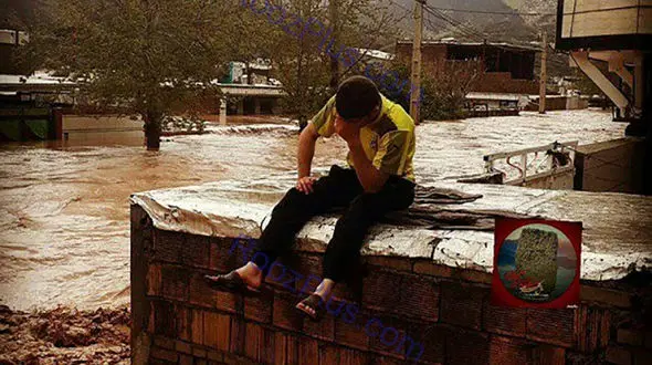 تصویری غم‌انگیز از وضعیت هموطن سیل‌زده خرم‌آبادی
