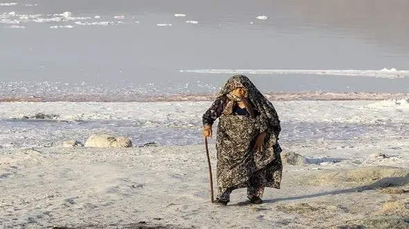 محمودزاده: ستاد احیای دریاچه ارومیه 18 هزار میلیارد تومان بودجه داخلی و خارجی گرفت / 2 کیلومتر از تونل کانی سیب ترک برداشته است + صوت 