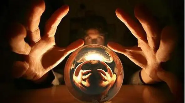 دردسر زن آینه‌ بین برای عروس خانم تهرانی / داماد کیف دوست زنش را دزدید!