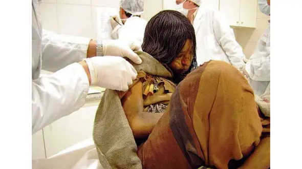 راز سالم ماندن جسد دختر ۵۰۰ ساله چیست؟! + فیلم و عکس باورنکردنی