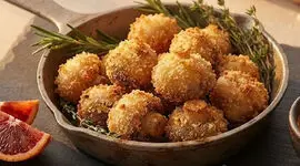 طرز تهیه قارچ سوخاری رستورانی در خانه؛ تردی افسانه‌ ای که هر مهمانی را به یادگار می‌ گذارد!