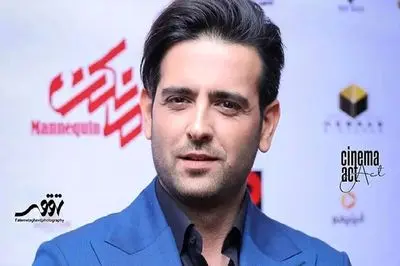 فیلم آواز اصیل /  امیر حسین آرمان برای نامزدش تو رستوران دست به گیتار شد