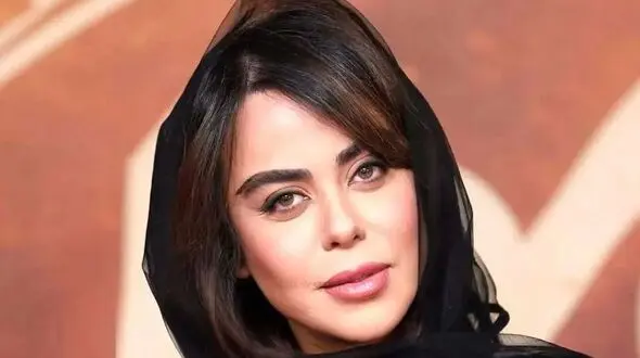الهام اخوان: لباسم عجیب نبود خیلی هم پوشیده بود/ بازیگر شدم لذت ببرم