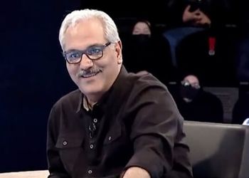 فیلم / مهران مدیری: بعد مراسم ختم  دیدم این خانم بازیگر زده به ماشین صفر کیلومتر من مچاله ها.. /  گریه میکرد گفتم اشکالی نداره بوقتی رفت  خودم گریه کردم / اسم خانم بازیگره ....