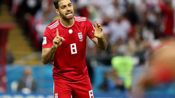 کارت بازی مدافع پرسپولیس صادر شد