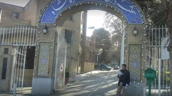 شورای شهر مخالف تغییر وضعیت کارگران روزمزد است/ افزایش حقوق کارگران شهرداری