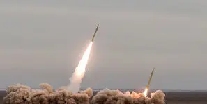 شلیک ممتد موشک های بالستیک و بارش پهپادهای سپاه در موج شصت و هفتم