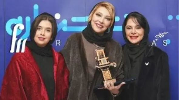 فیلم/  نگاهی به تیپ و استایل  درخشان خانم بازیگران در مراسم سینمایی /  از استایل ساده ریما رامین فر و تیپ ویکتوریایی روشنک گرامی تا نفس بازغی در پالت رنگ آلبالویی-مشکی
