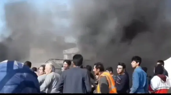 آتش سوزی وحشتناک 2 چادر زلزله زدگان در خوی ! / اینجا پر از درد و نگرانیست !