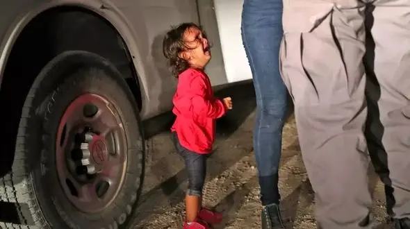 عکسی از سیاست کثیف ترامپ که دنیا را تحت تاثیر قرار داد + عکس 