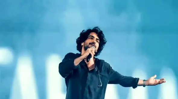 فیلم آواز باشکوه و احساسی عرفان طهماسبی/ با تنها ایران کاری میکنه برا ذره ذره ی خاک کشورت گریه کنی!