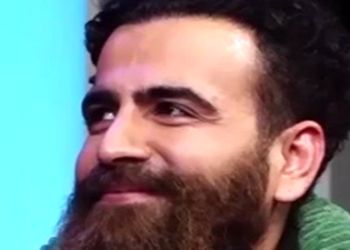 همخوانی خنده‌دار با شاهکار «معین زد»: من نشد با تو بمونم چه حیف.../ بزرگوار نُت‌های موسیقی رو 10 کیلومتری جابجا کرد